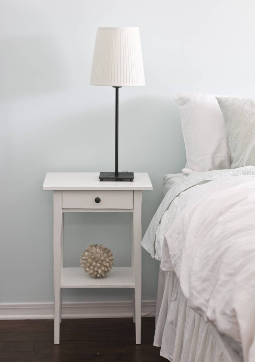 Белая спальня в современном стиле (125+ фото дизайна ) – белые мебель/стены. как не переборщить с выбором?