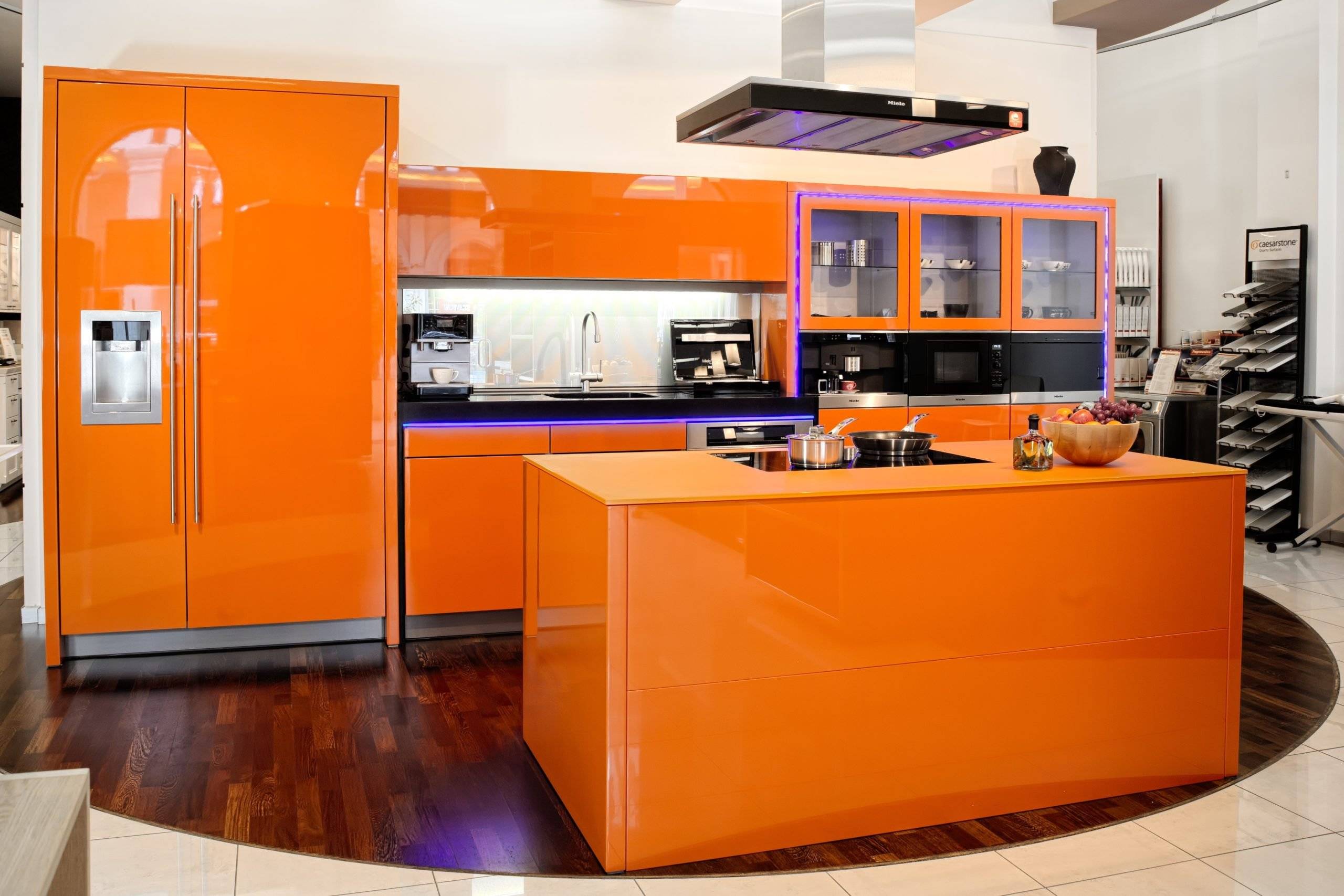 Как выбрать шторы на кухню оранжевого цвета: лучшие варианты с фото примерами