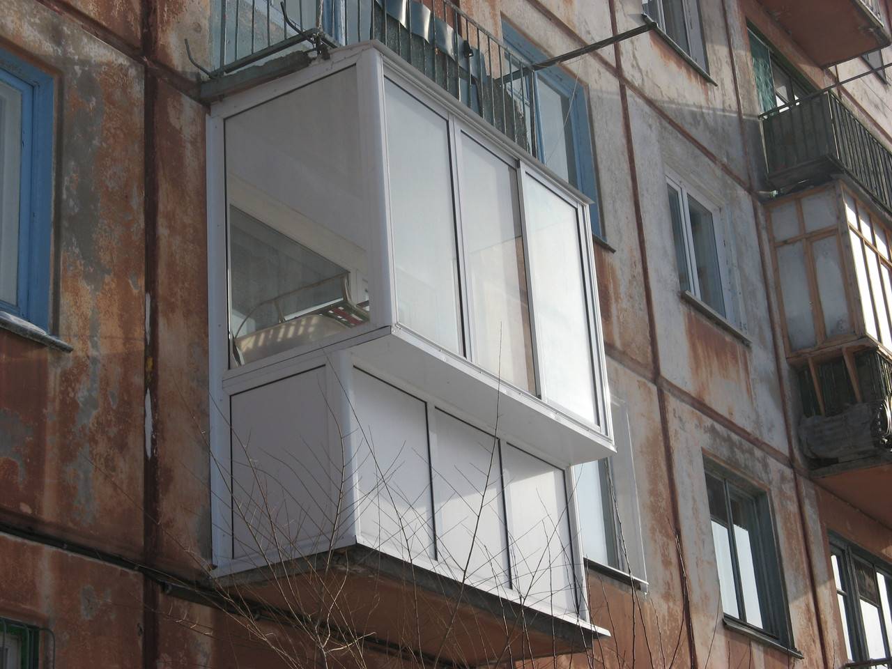 Как расширить балкон: где получить разрешение, какую конструкцию выбрать, как снизить затраты