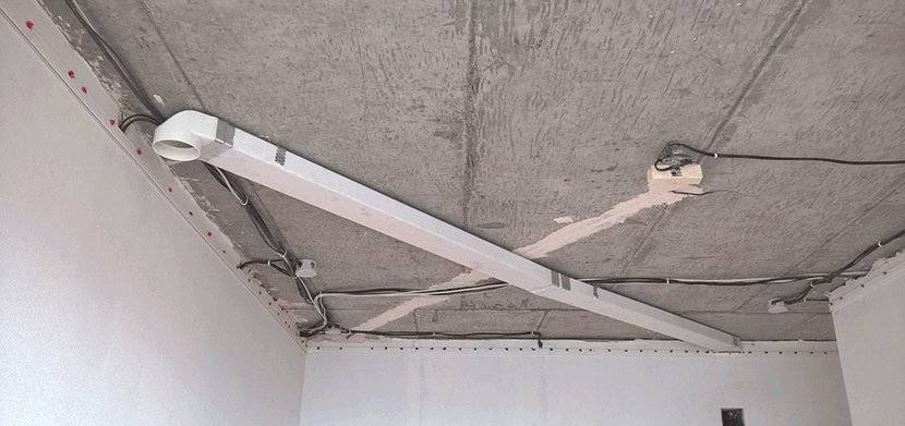 Как сделать отверстие в натяжном потолке — несколько простых вариантов