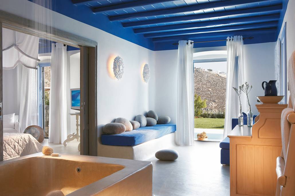 Просто и выразительно: идеи оформления интерьера спальни в греческом стиле (+89 фото)
