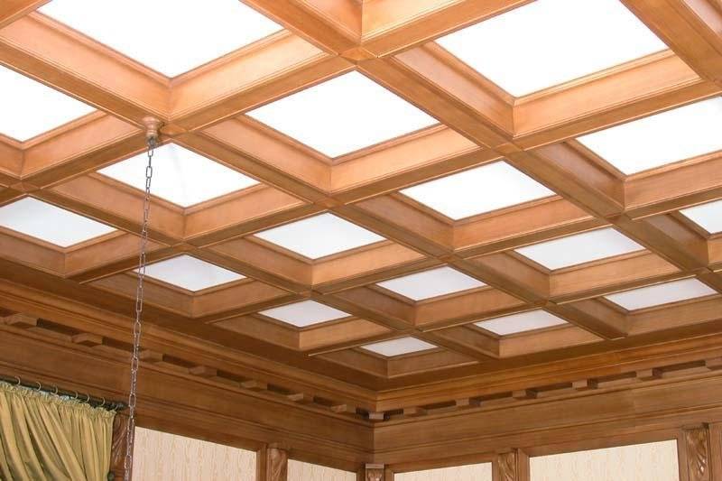 Деревянный потолок, отделка потолка деревянными панелями