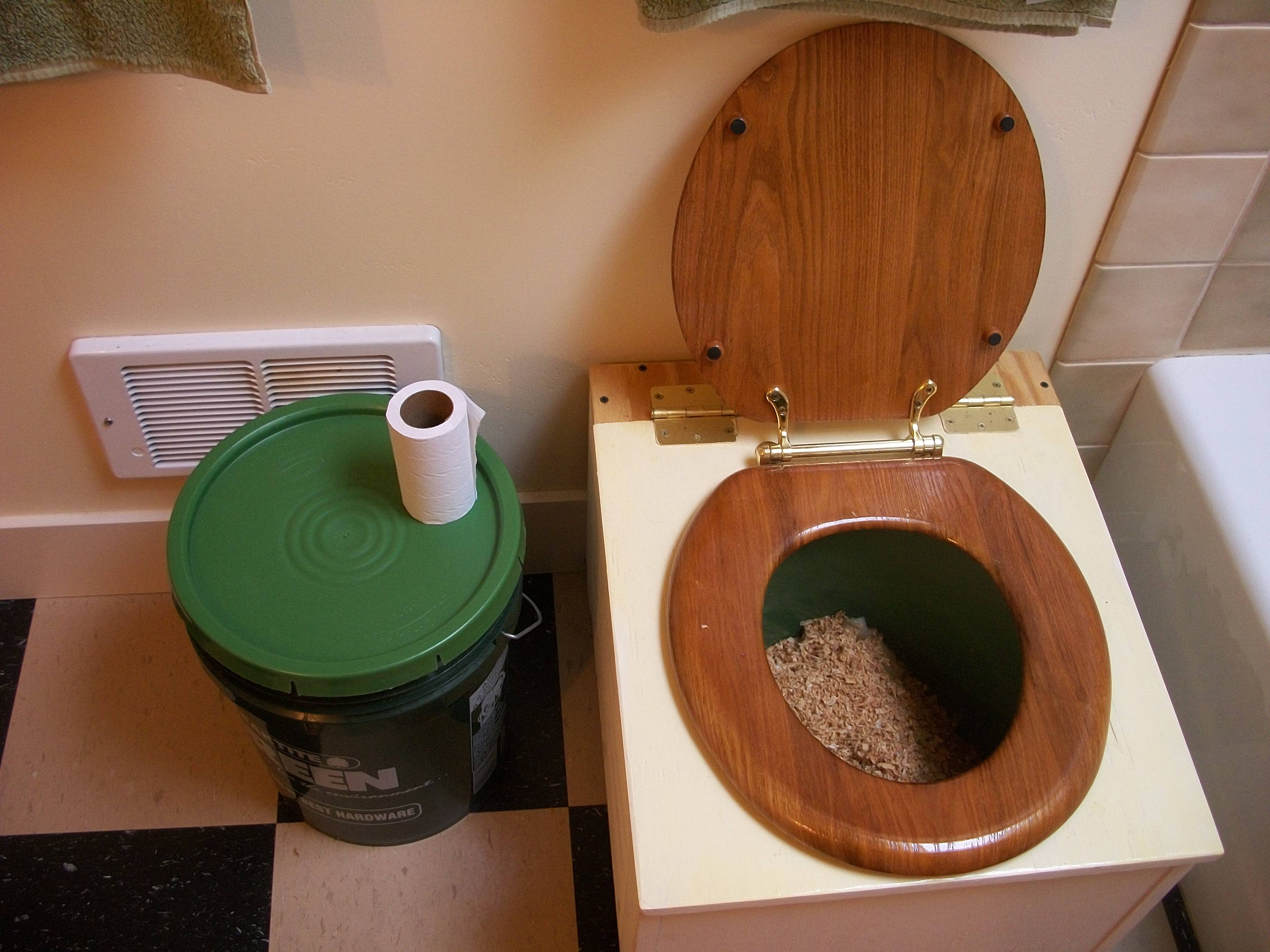 Типы туалетов для дачи: какой лучше выбрать + отзывы дачников