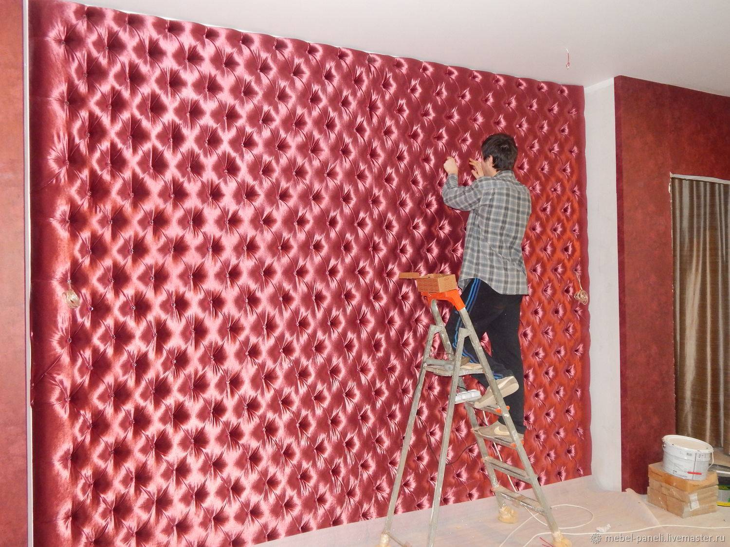 Драпировка стен тканью своими руками — фото, видео обивки, как наклеить материал на вертикальную поверхность
