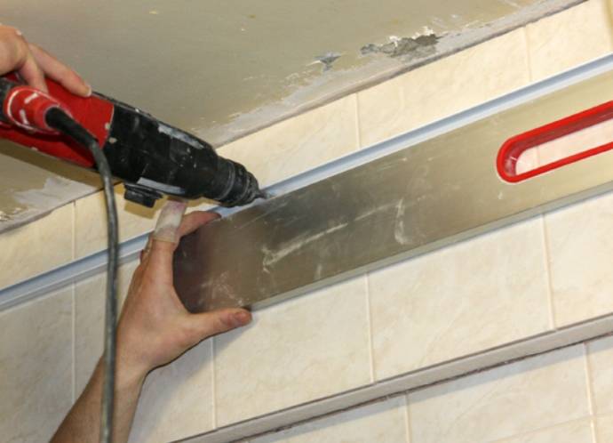 Как сделать потолок в ванной комнате - установка и монтаж