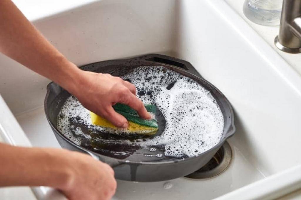 Чем чистить раковину из искусственного камня на кухне: эффективные средства для уборки