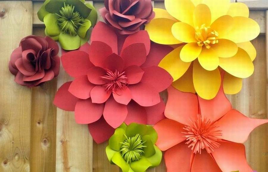 Как украсить праздник живыми цветами: идеи для стильного декора
