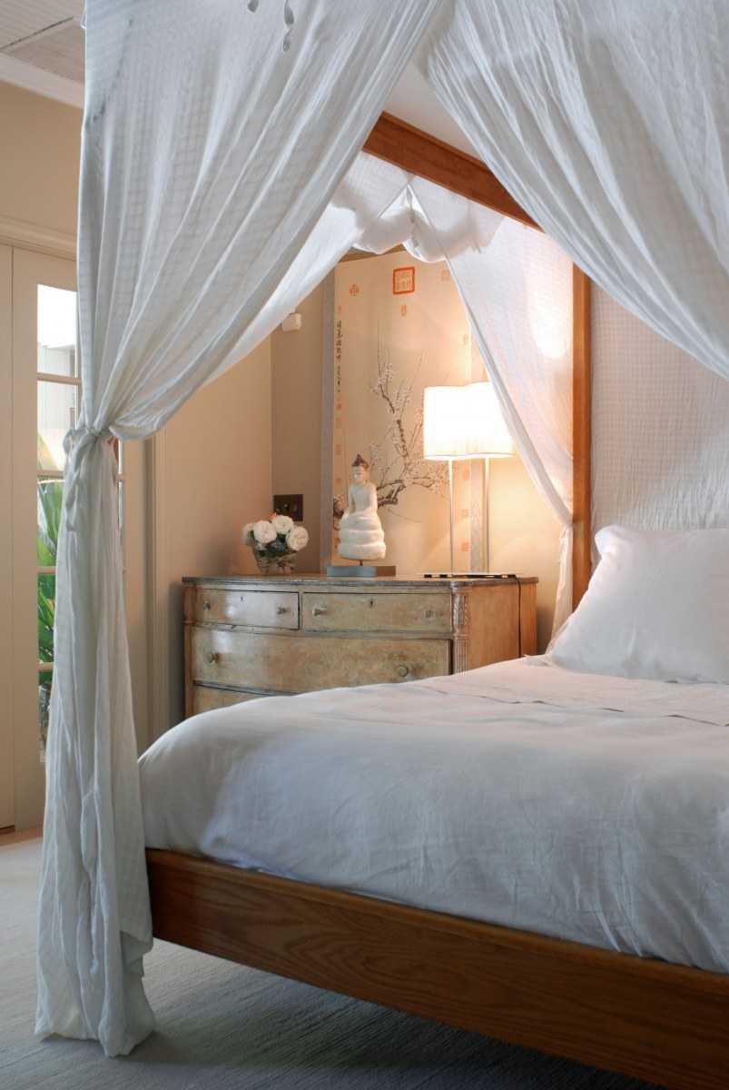 Кровать с балдахином — королевское ложе или современная деталь интерьера