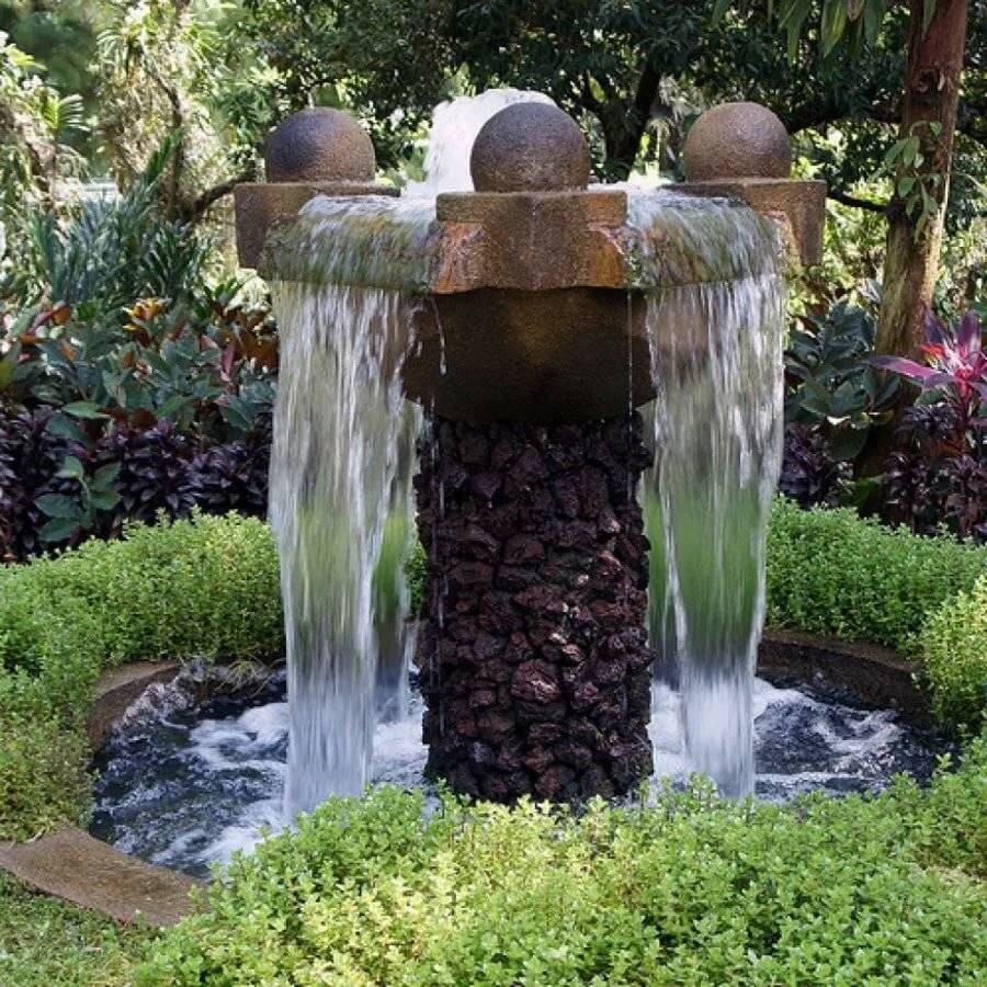 Декоративные фонтаны и водопады для дачи и сада: 75 фото идей