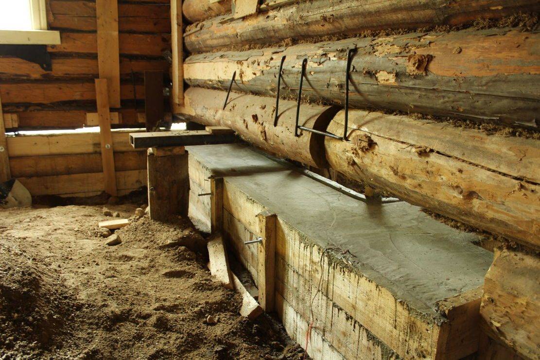 Замена нижних венцов деревянного (бревенчатого) дома: технология работ своими руками