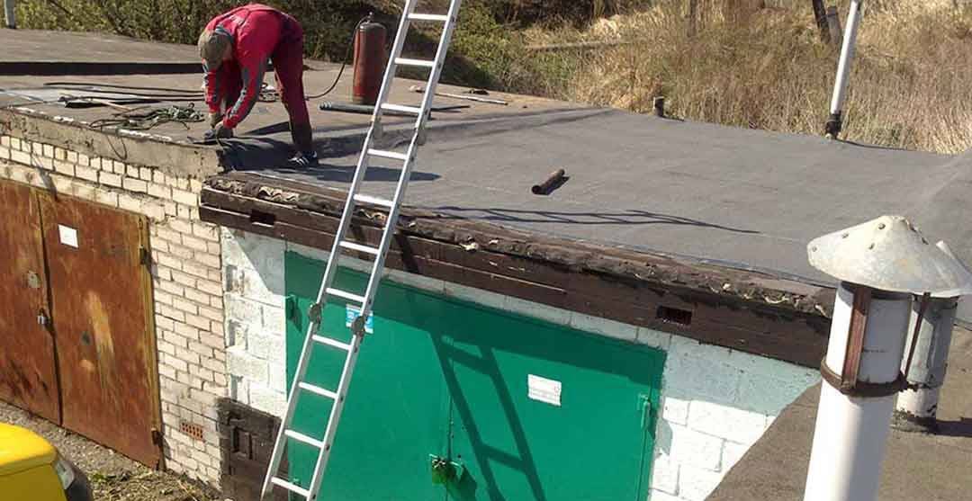 Как и чем отремонтировать старую крышу гаража