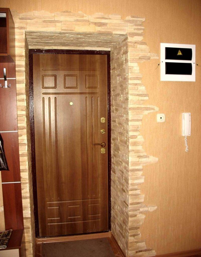 Обшить входную дверь: чем и как это можно сделать своими руками, если она деревянная, металлическая, как использовать изнутри и извне ламинат, мдф, панели?