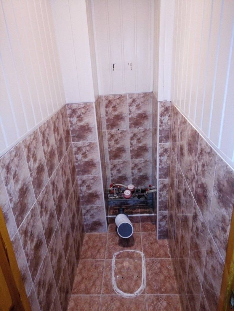 Отделка туалета пластиковыми панелями фото и дизайн: ремонт пвх стен ванной и санузла, интересные идеи обшивки