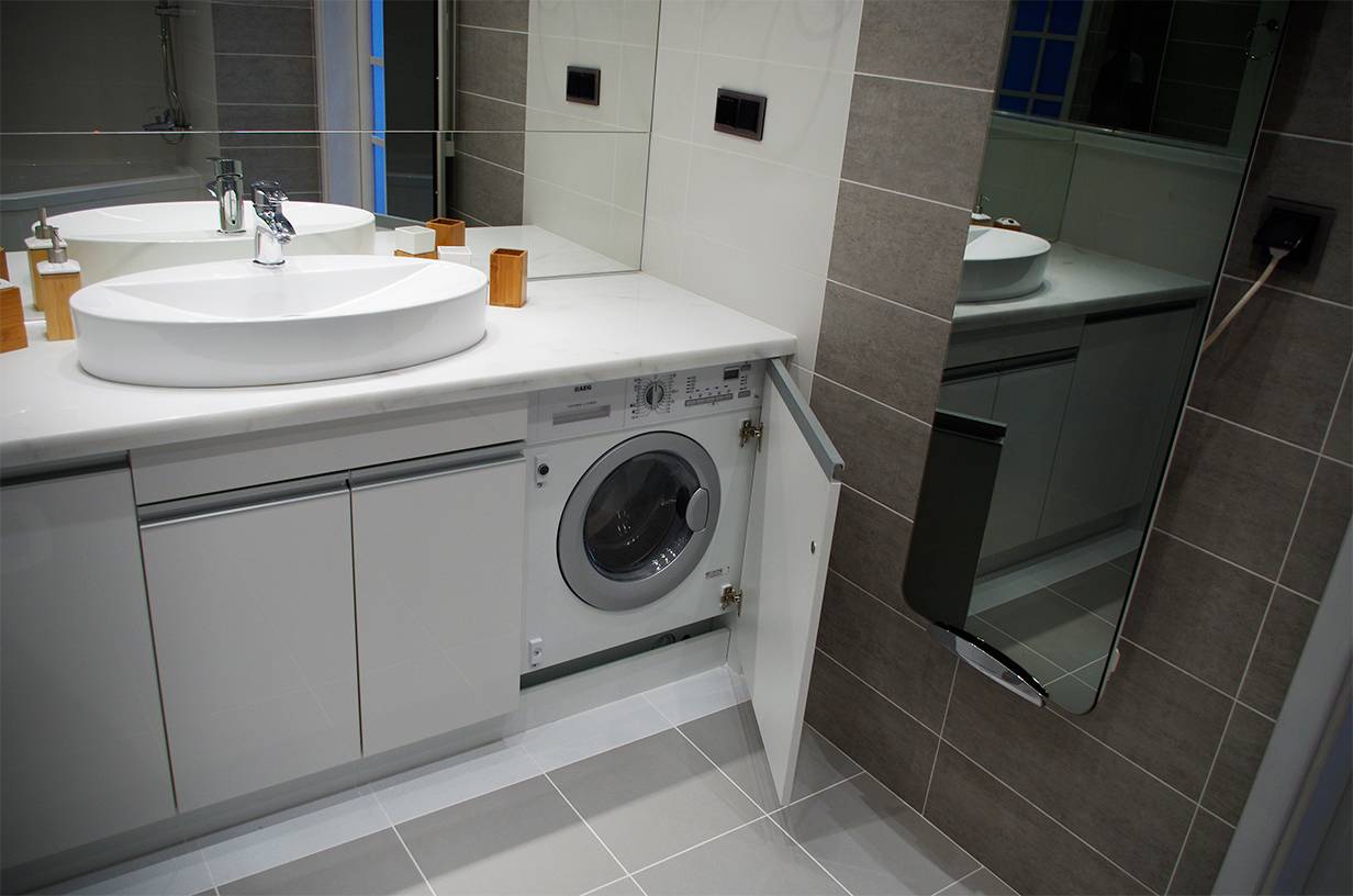 Стиральная машина под раковину в ванной - правила установки, фото идеи от дизайнеров